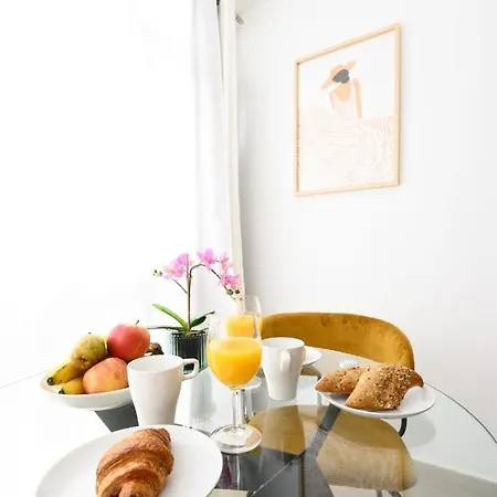 Sea Views - Sun By 10tosea *