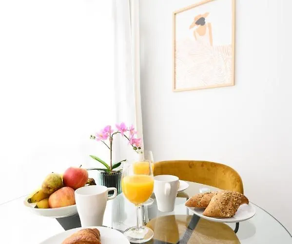 Sea Views - Sun By 10tosea *