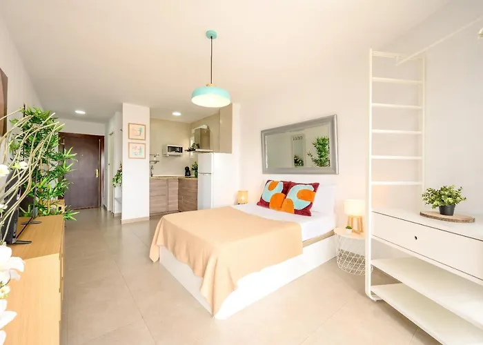 Sea Views - Sun By 10tosea *