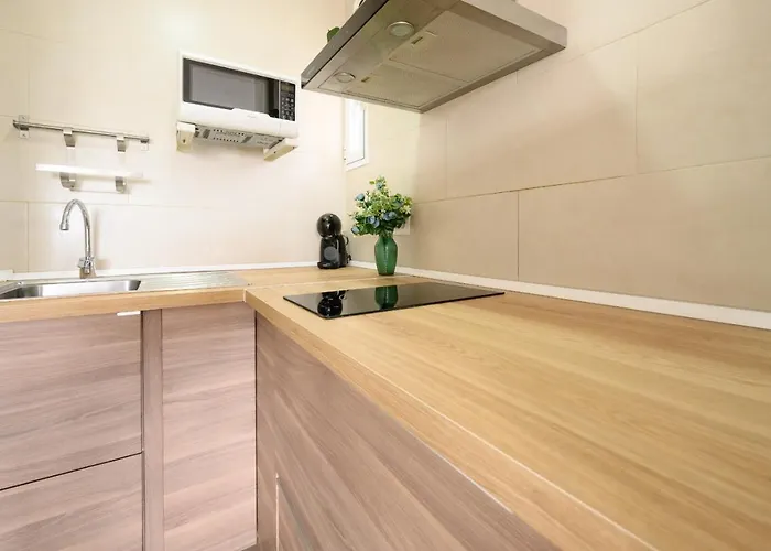 Sea Views - Sun By 10tosea *